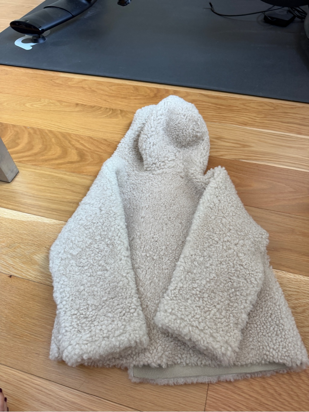 Bonpoint Genuine Lamb Shearling Hooded Coat Size 2 Made In France Like New — image 8 of 8